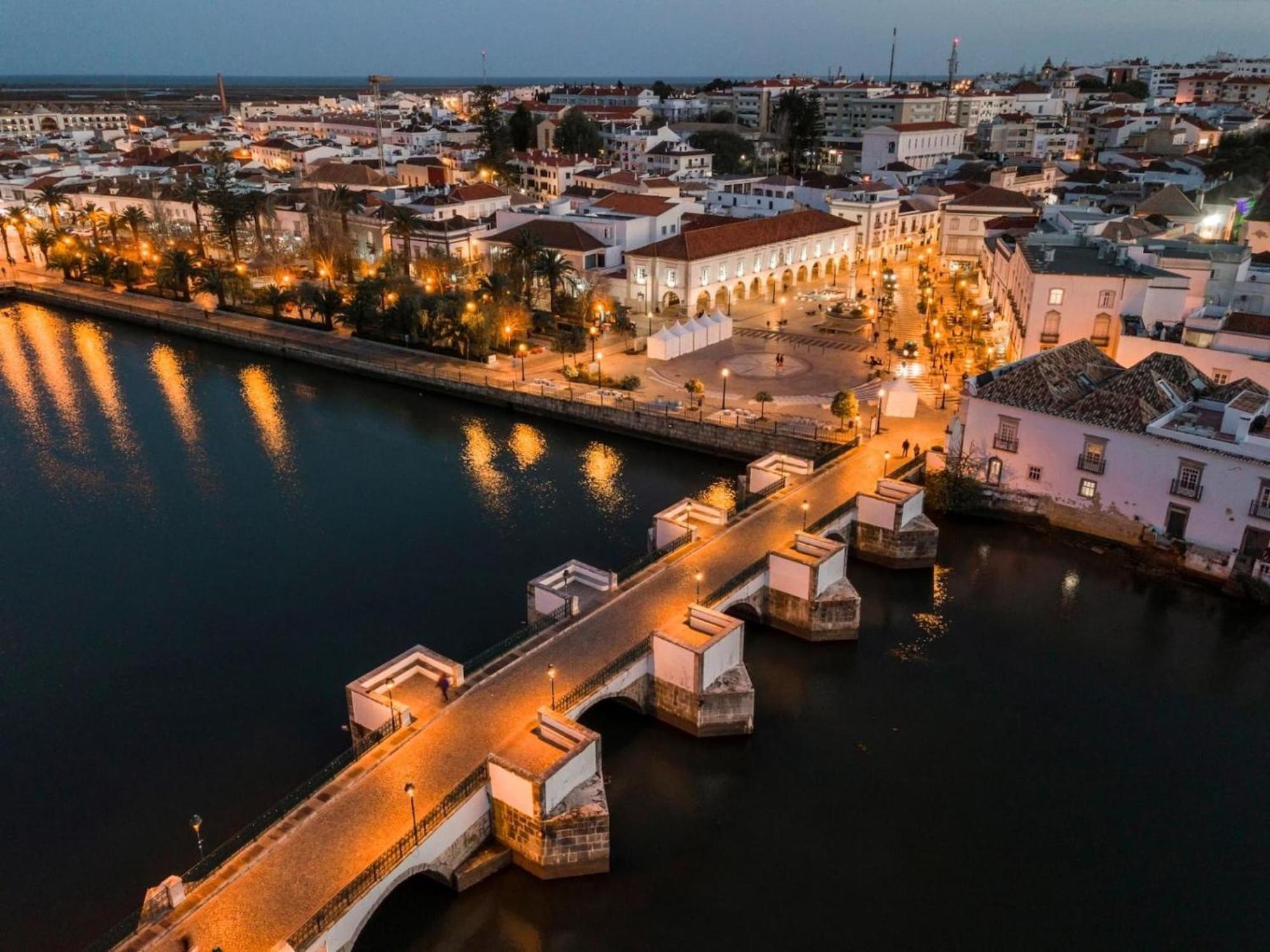Willa Stylish Townhouse In Tavira Centre, Shared Pool Zewnętrze zdjęcie