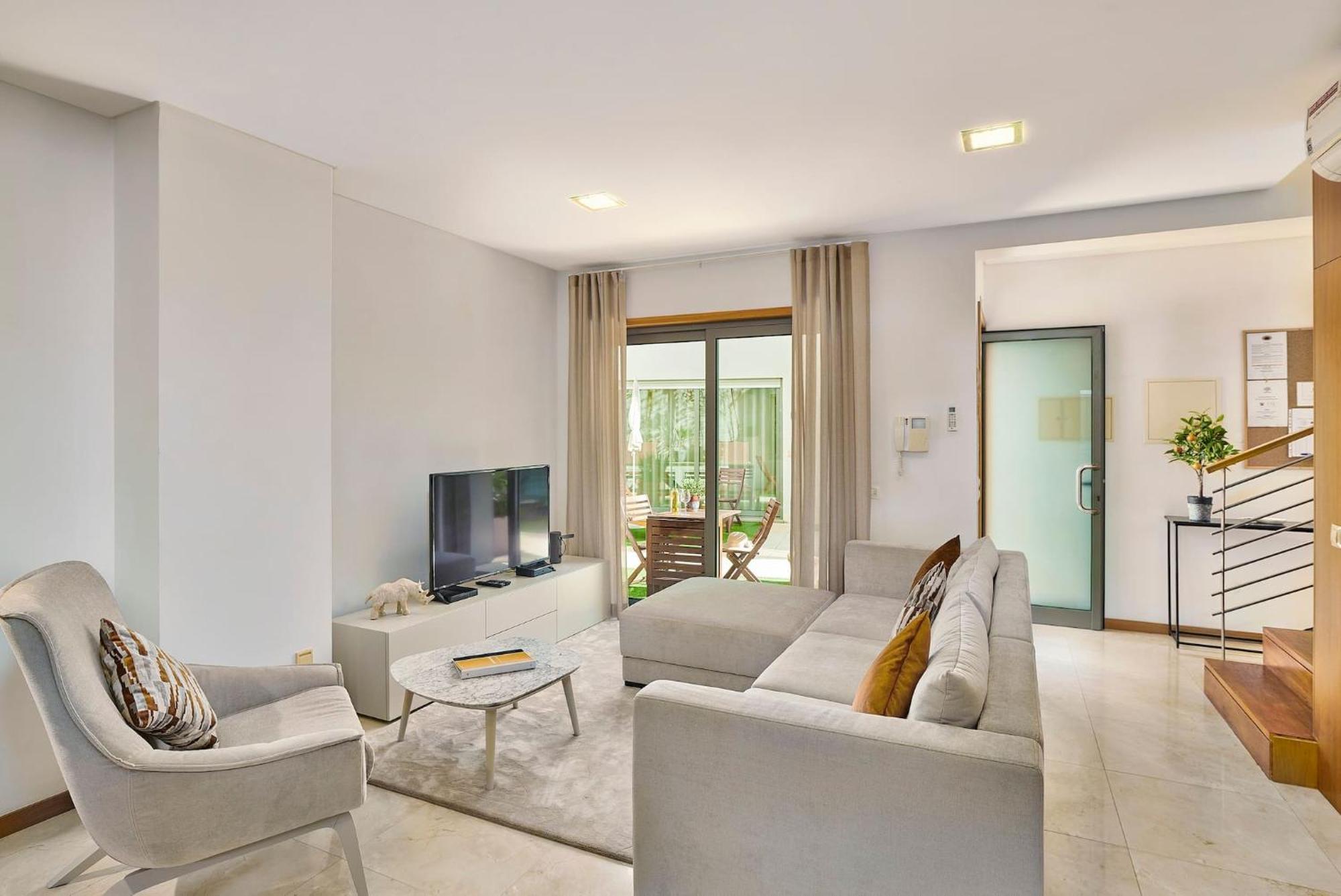 Willa Stylish Townhouse In Tavira Centre, Shared Pool Zewnętrze zdjęcie